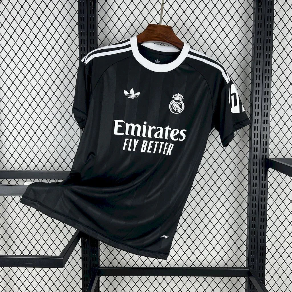 Real Madrid T-shirt d'Entraînement Avant-Match - Blanc Violet Enfant Real Madrid T-shirt d'Entraînement Avant-Match - Blanc Violet Enfant