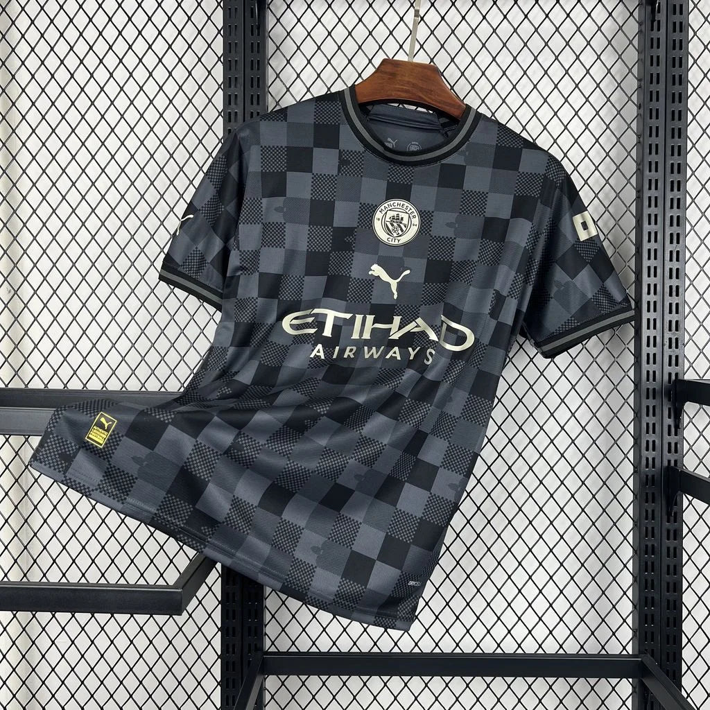 Maillot City  foot noir concept Louis Vuitton 2024 2025