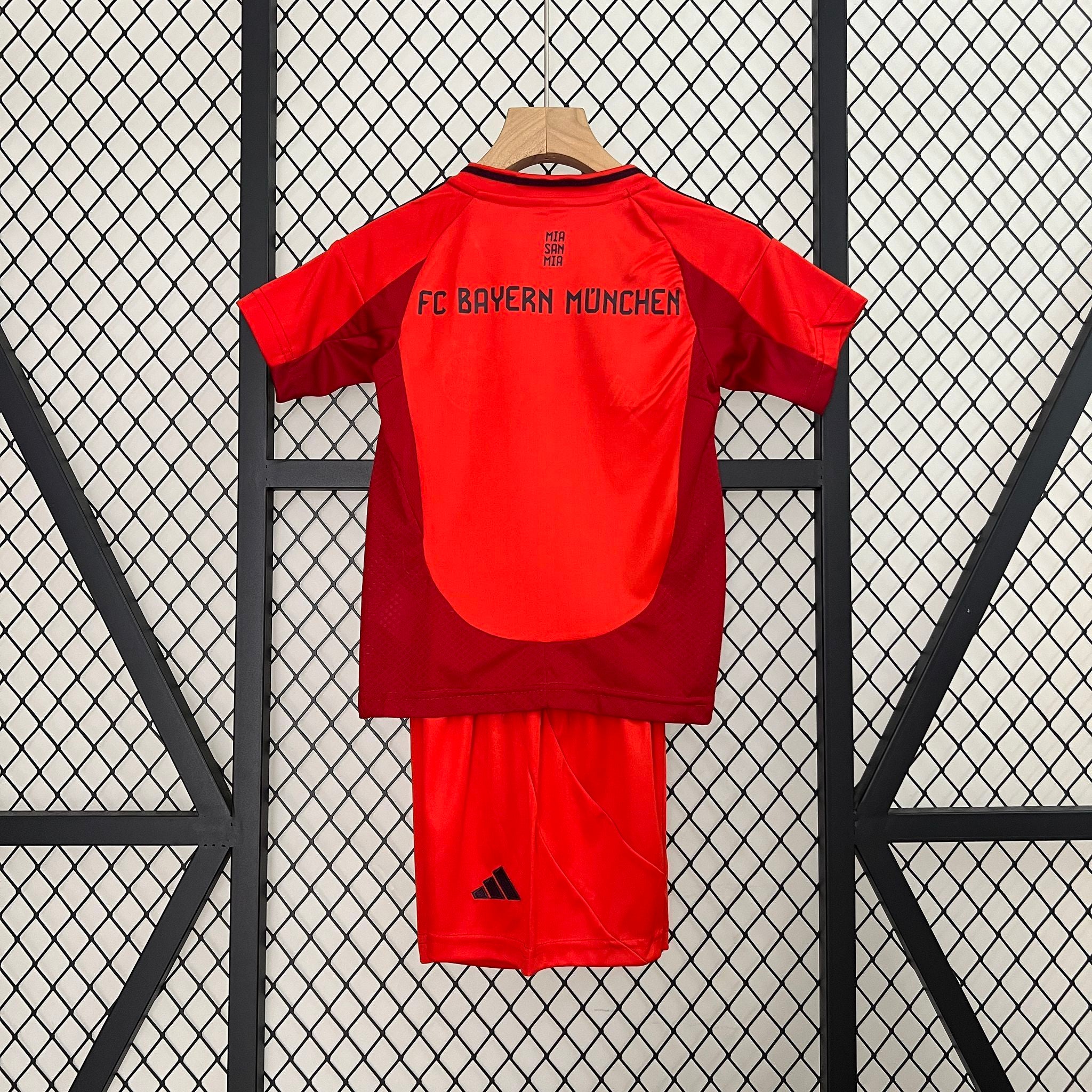 Kit Enfant Bayern Munich 2024-25