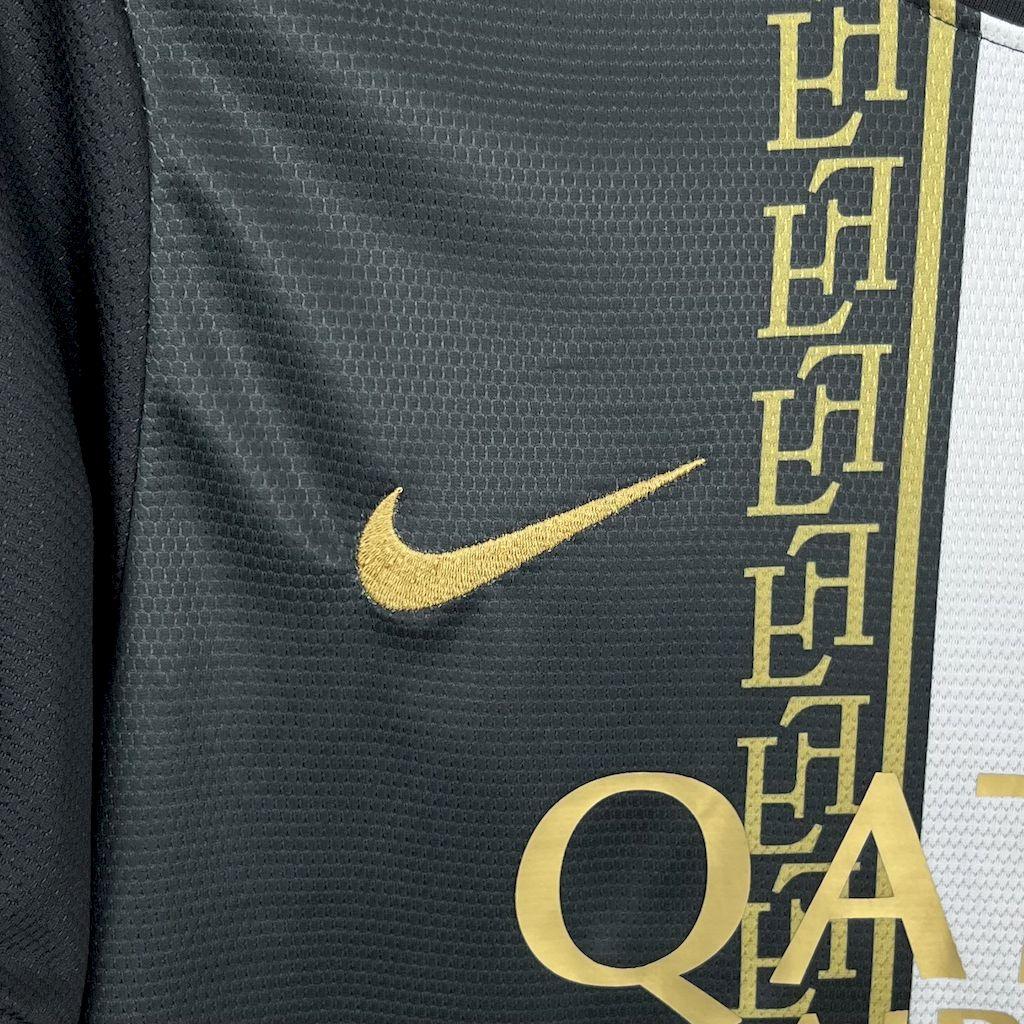 Maillot junior PSG domicile 2025/26 sur Maillot junior PSG domicile 2025/26 sur